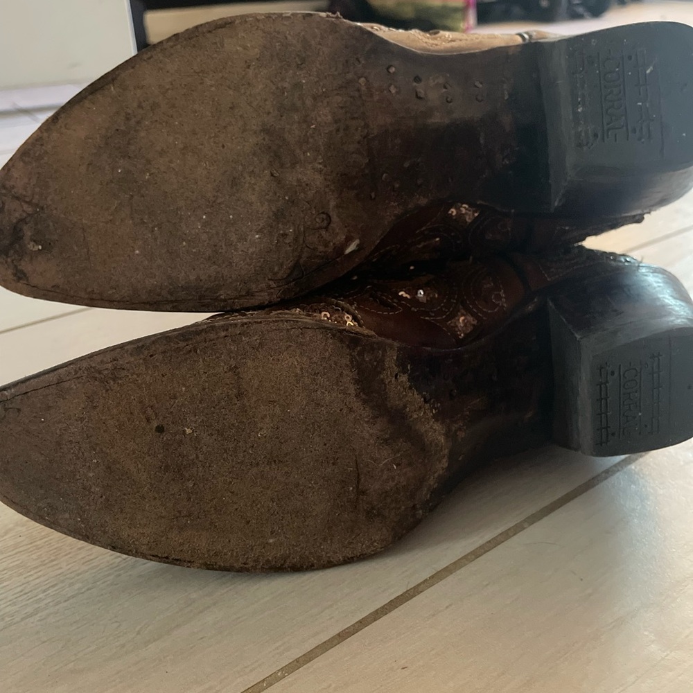 Corral Handcrafted Boots - Picture 8 of 8
